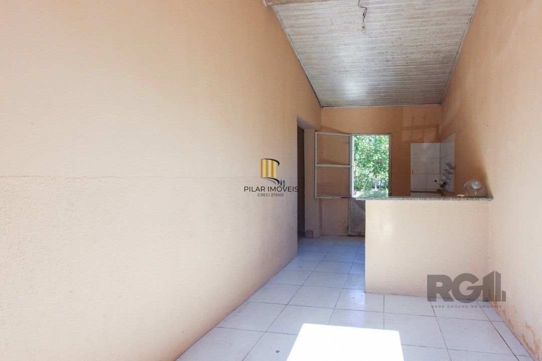 Casa de 2  dormitórios 1 vaga e um amplo pátio na Hípica Porto Alegre 