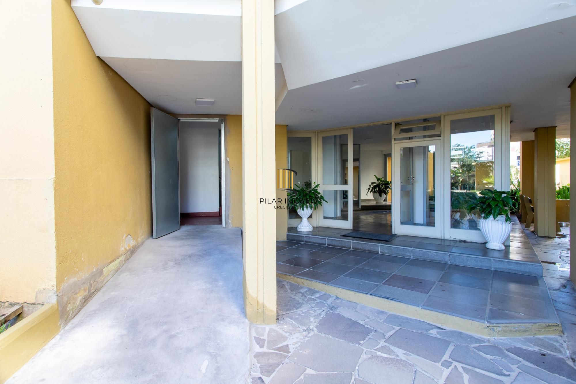 Excelente Apartamento 2 Dormitórios na Av. Wenceslau Escobar
