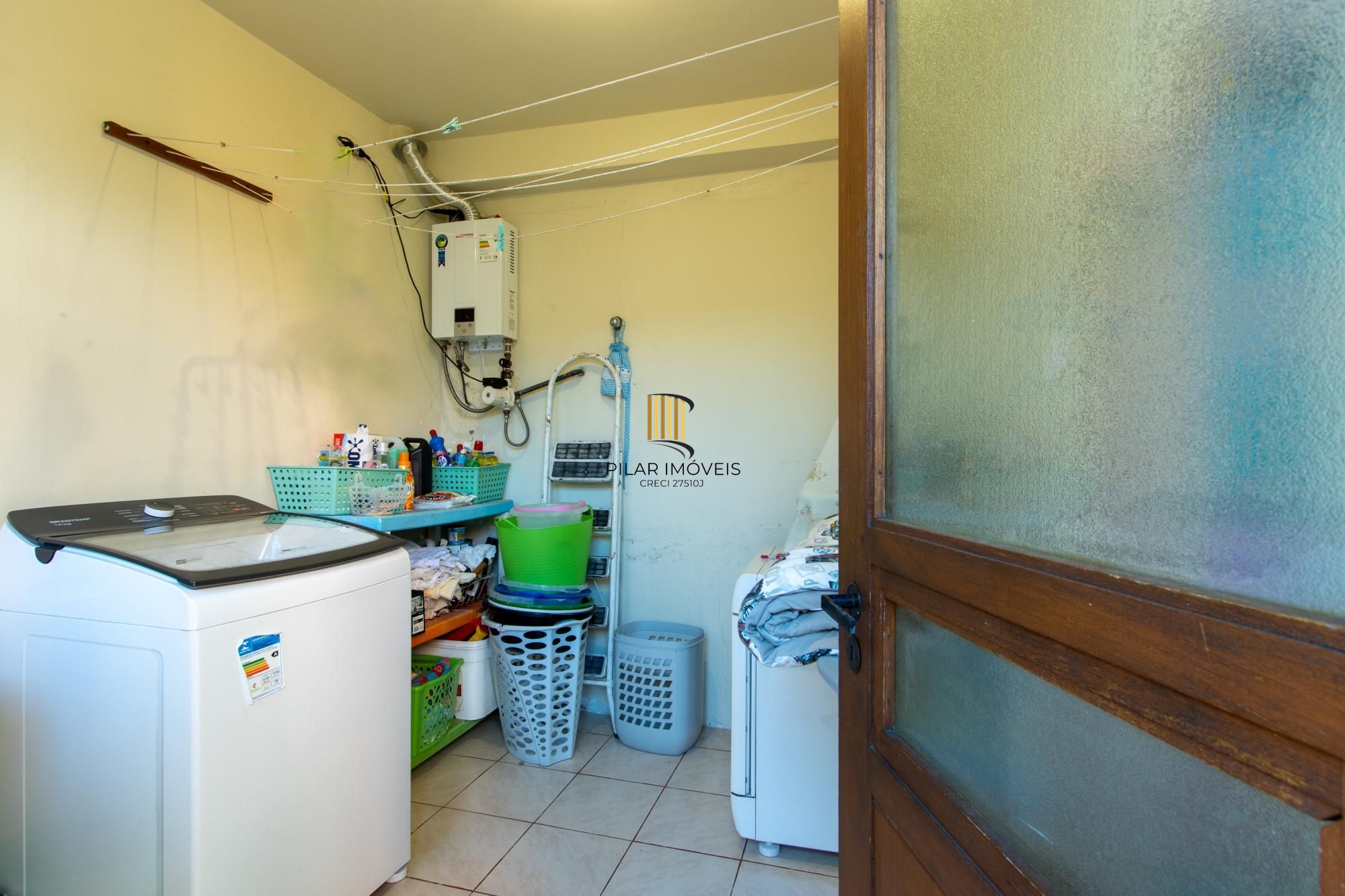 CASA EM CONDOMÍNIO NO BAIRRO IPANEMA — 4 DORMITÓRIOS (2 SUÍTES) — 2 VAGAS