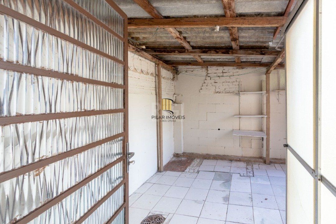 Casa térrea no Residencial Butui, possui 3 dormitórios, living espaçoso, cozinha funcional, banheiro social, área de serviço independente e pátio privativo
