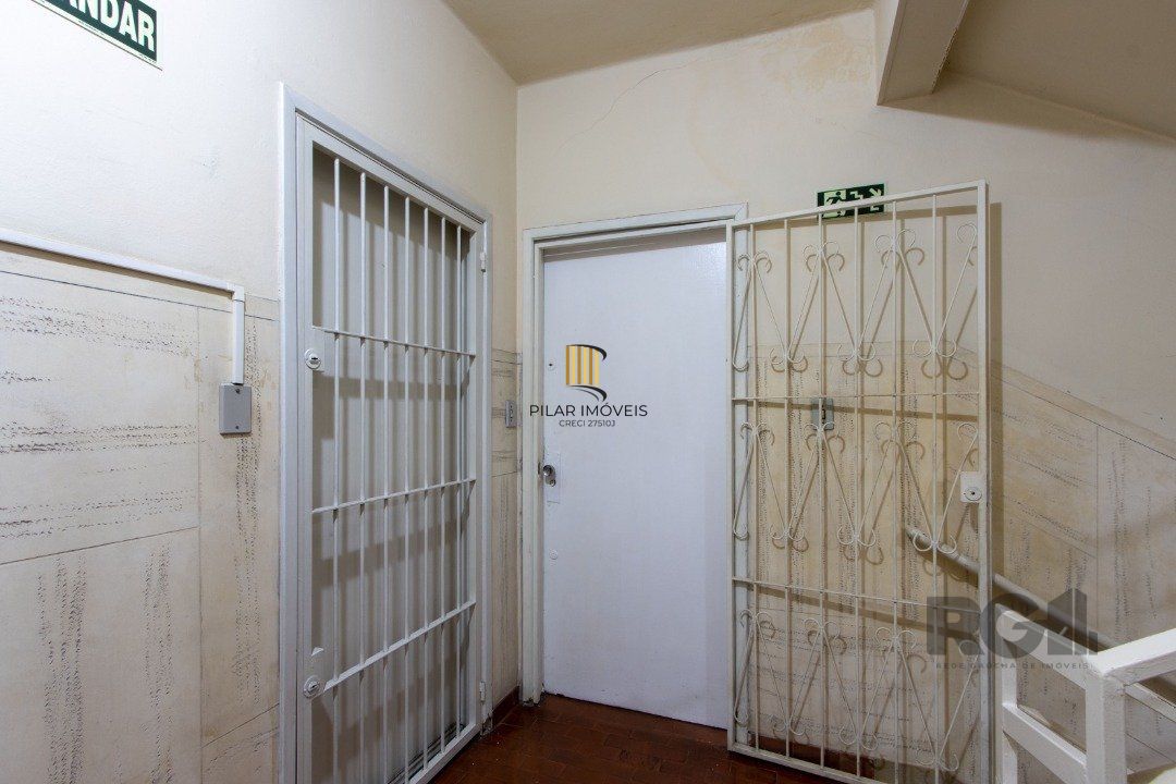 Apartamento à Venda - 2 Dormitórios na Av. Do Forte.