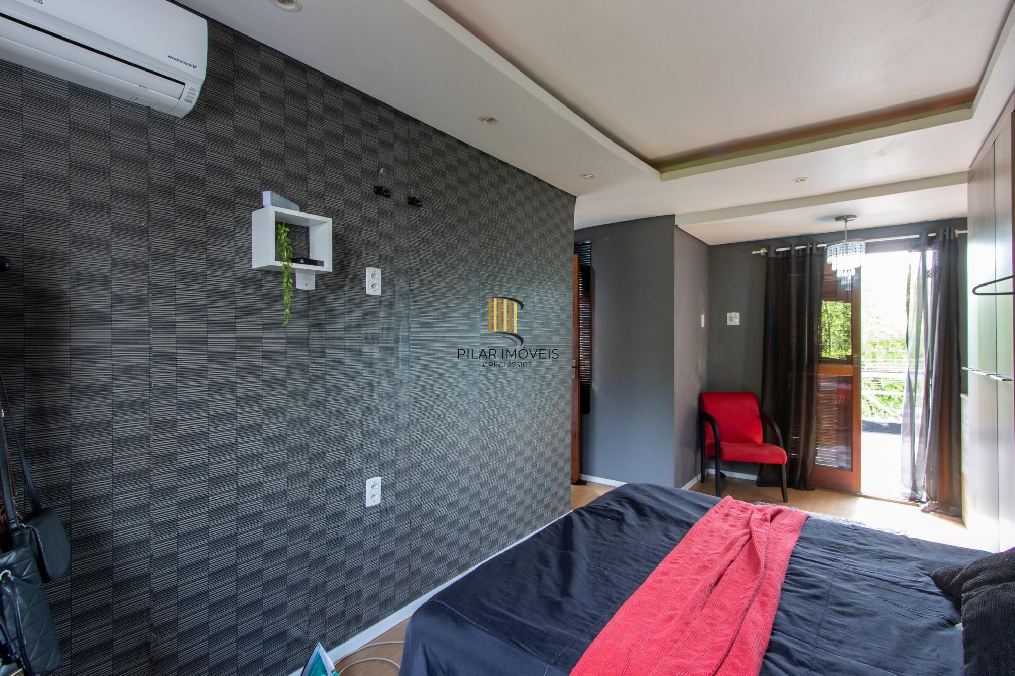 Casa/Sobrado  4 dormitórios com piscina