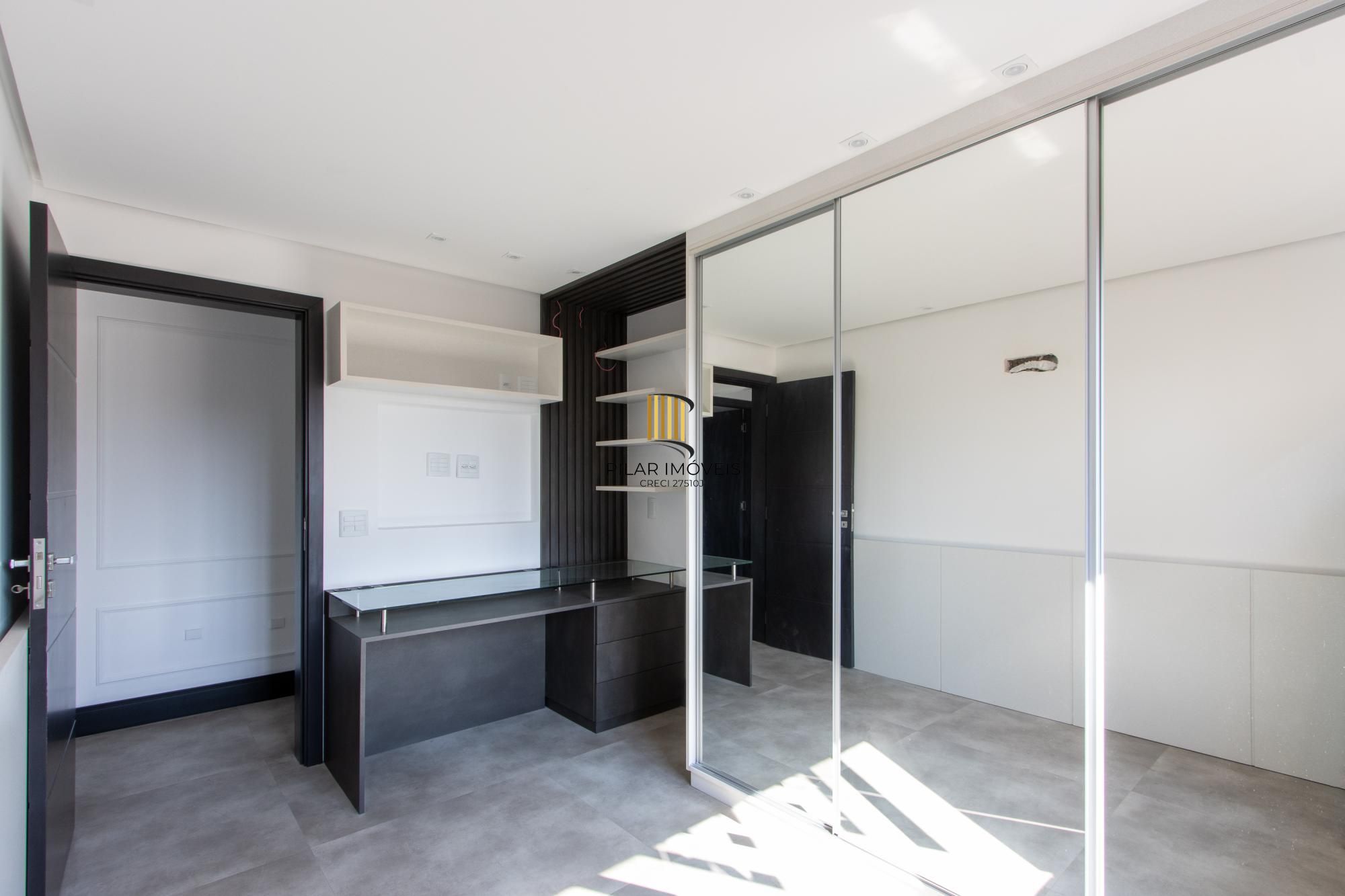 Apartamento 4 dormitórios no bairro Passo da Areia
