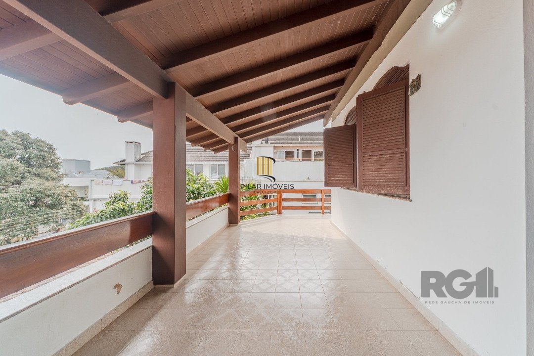 Casa para Venda - 646m², 4 dormitórios, sendo 2 suites, 4 vagas - Jardim Isabel