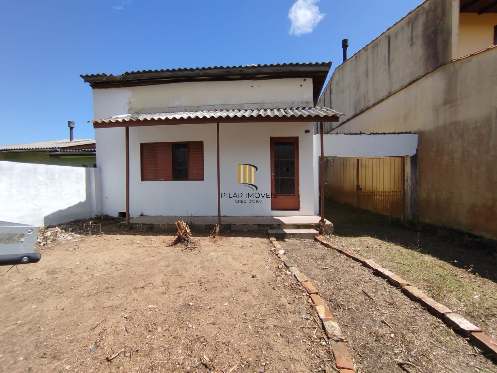 CASA TERREA COM 1 DORMITÓRIO, BAIRRO GUARUJA