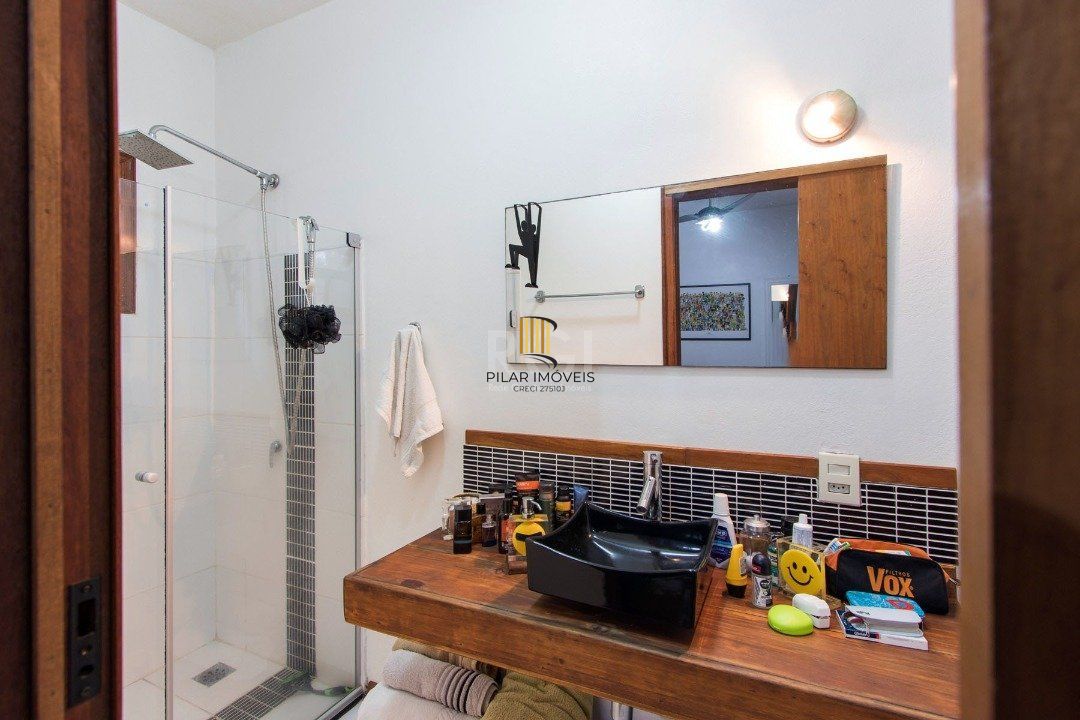 Casa para Venda - 250m², 3 dormitórios, sendo 2 suites, 3 vagas - Ponta Grossa