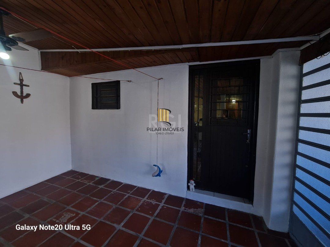 Casa 3 dormitórios no bairro Nonoai