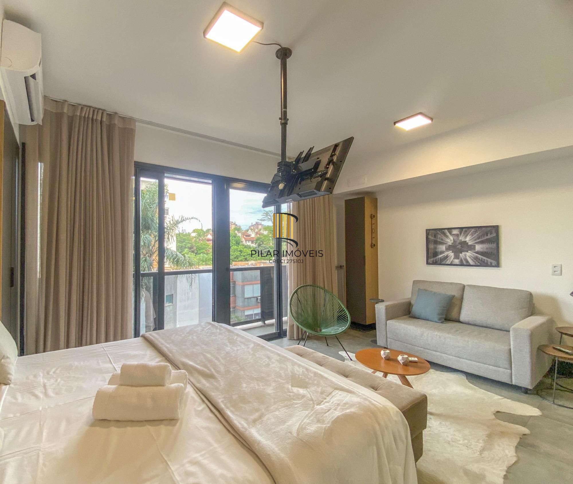 Studio de 36,76m2, totalmente mobiliado, com 1 vaga de garagem no bairro Boa Vista!!