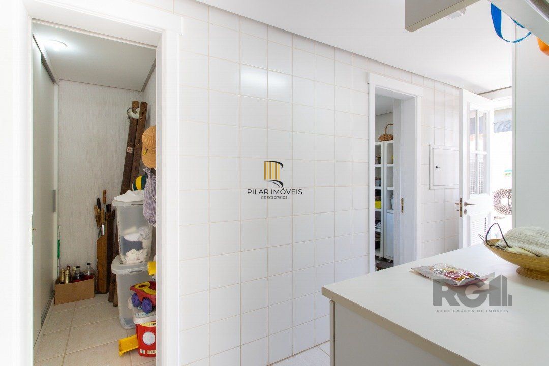 Casa para venda - 321m² - 4 suítes - Chapéu do Sol