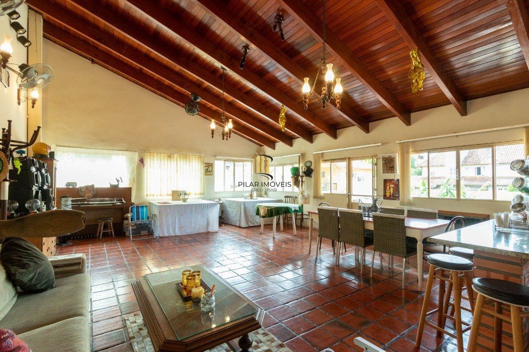 Casa para Venda - 435m², 4 dormitórios, sendo 4 suites, 4 vagas - Cristal