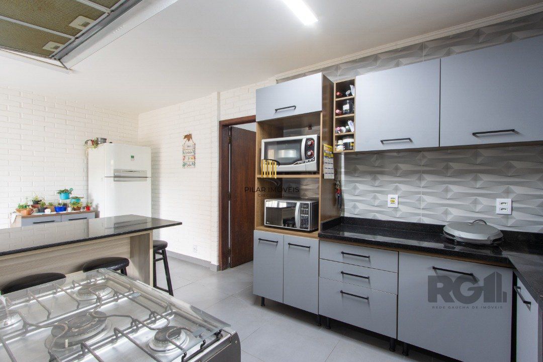 Casa ampla à venda em Santa Tereza - Porto Alegre