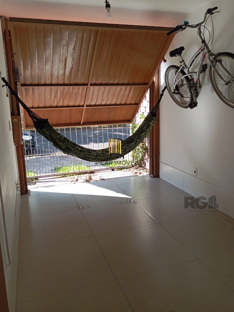 Casa de Condomínio 3 dormitórios no bairro Cristal