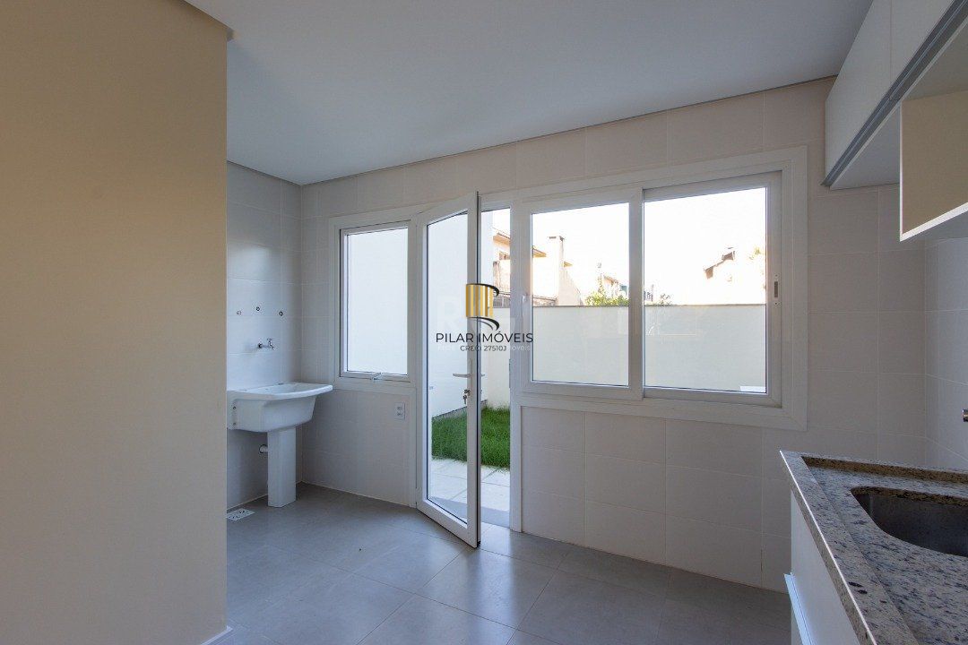 Casa 3 dormitórios no bairro Hípica