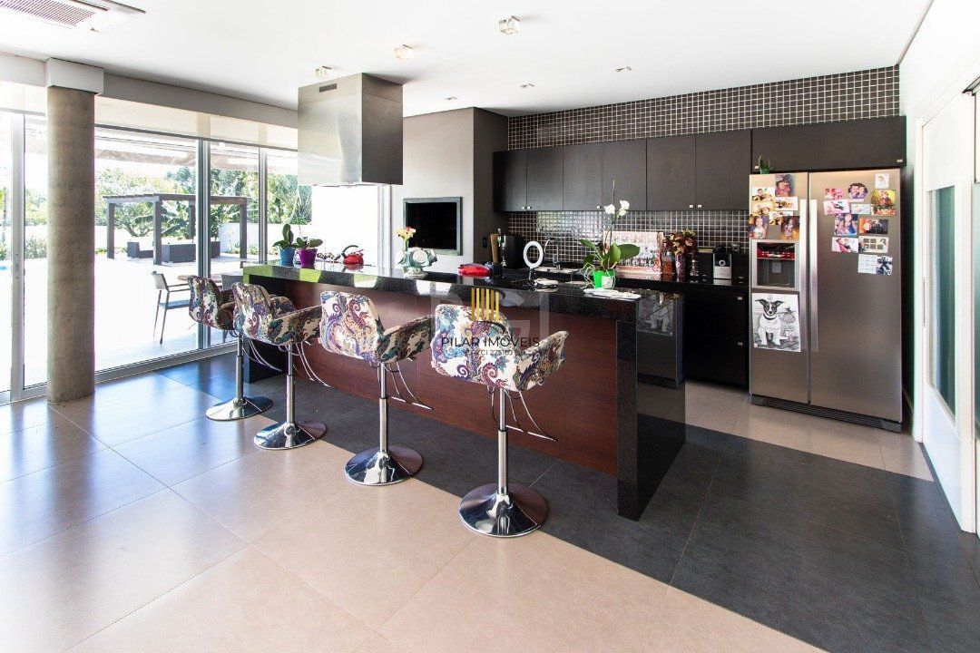 Casa Condominio para Venda - 707.4m², 6 dormitórios, sendo 6 suites, 4 vagas - Terra Ville