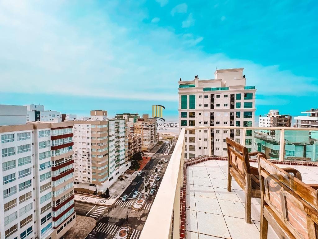 Magnífica Cobertura com vista eterna para o mar