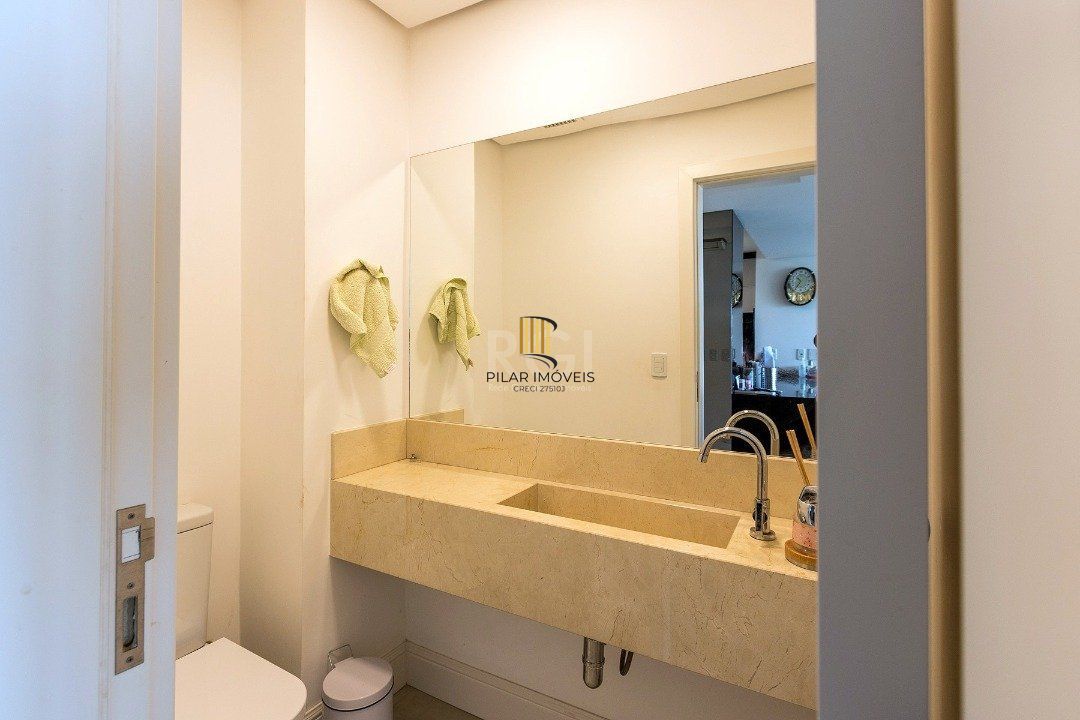 Cobertura para Venda - 319.17m², 3 dormitórios, sendo 3 suites, 4 vagas - Cristal