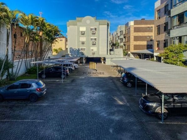 Apartamento com 2 dormitórios (reversível para 3) e 1 vaga escriturada  à venda no coração de Ipanema