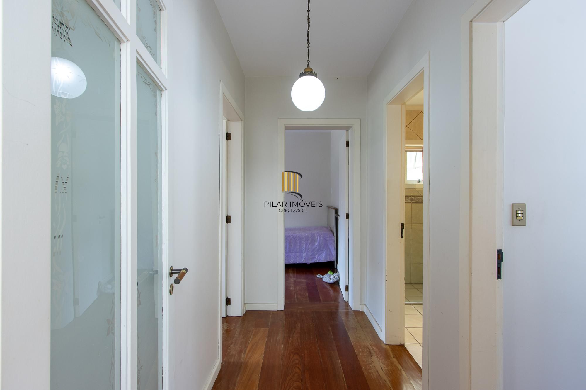 Casa 4 dormitórios no bairro Cristal