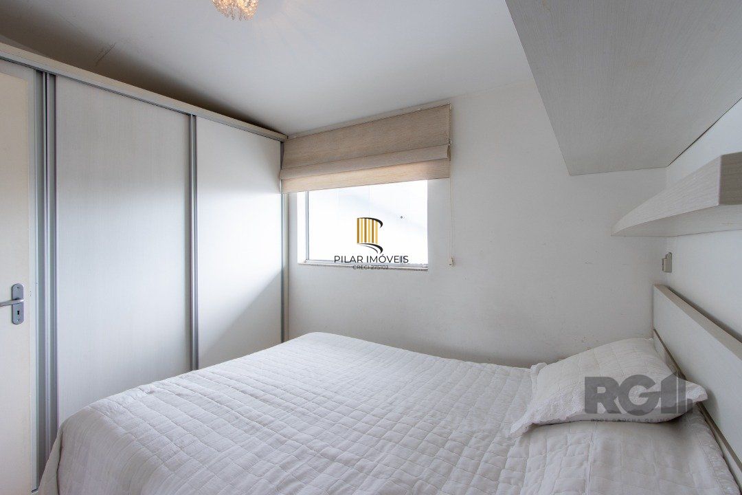Casa em condominio . com 6 suites, sendo 3 suítes master com closet e hidro.
