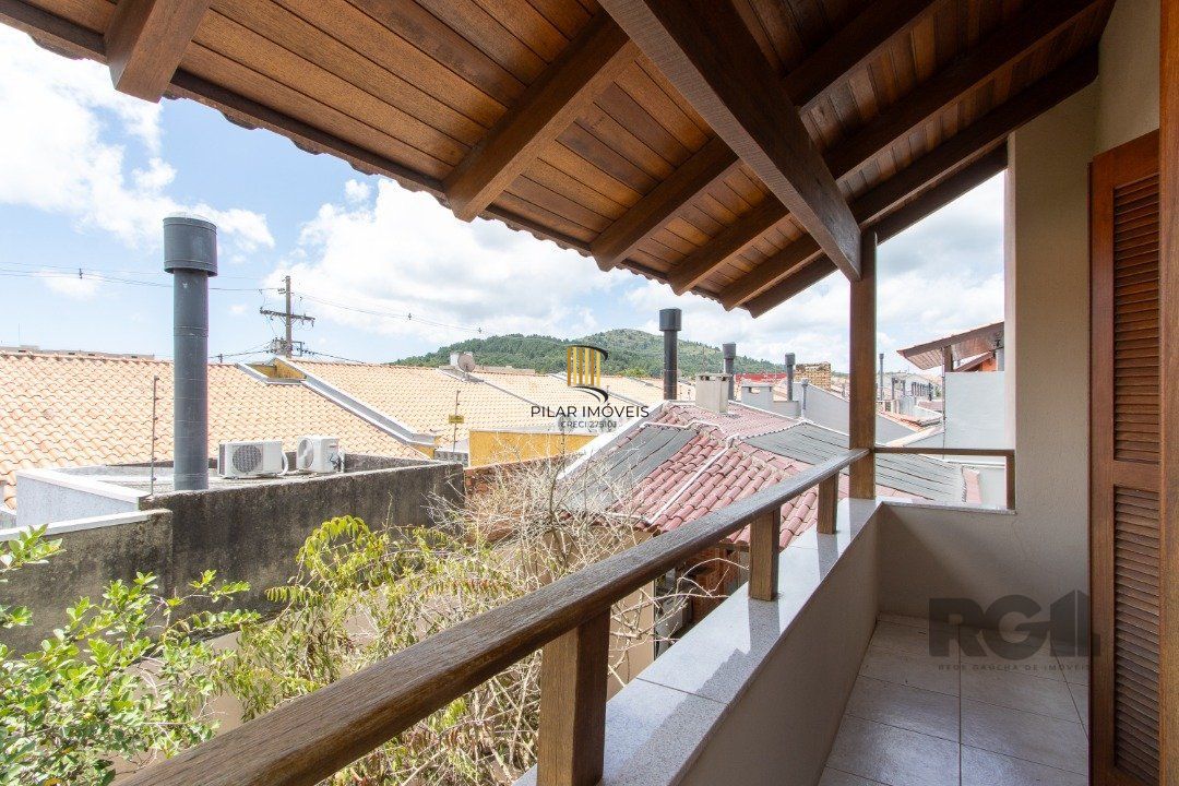 Casa 4 dormitórios no bairro Hípica