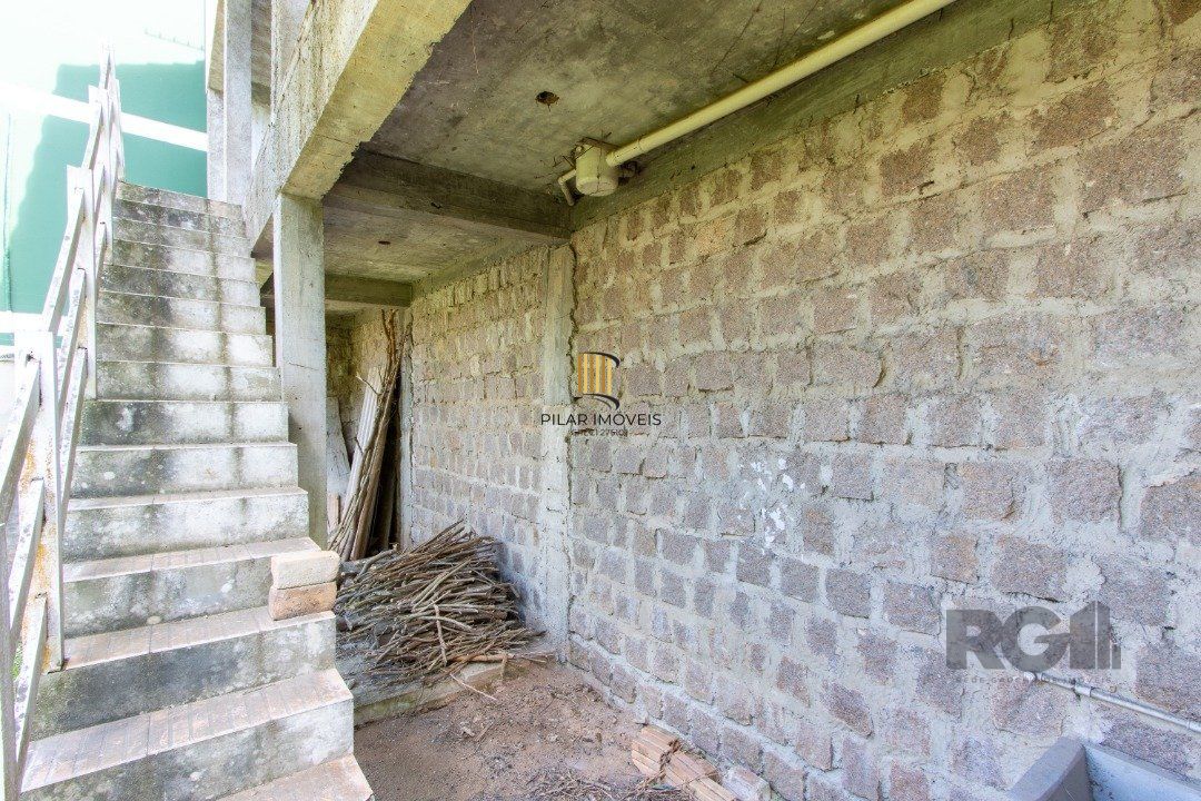 Sobrado novo,  4 quartos (1 suite), 440m² privativos - Bairro Guarujá
