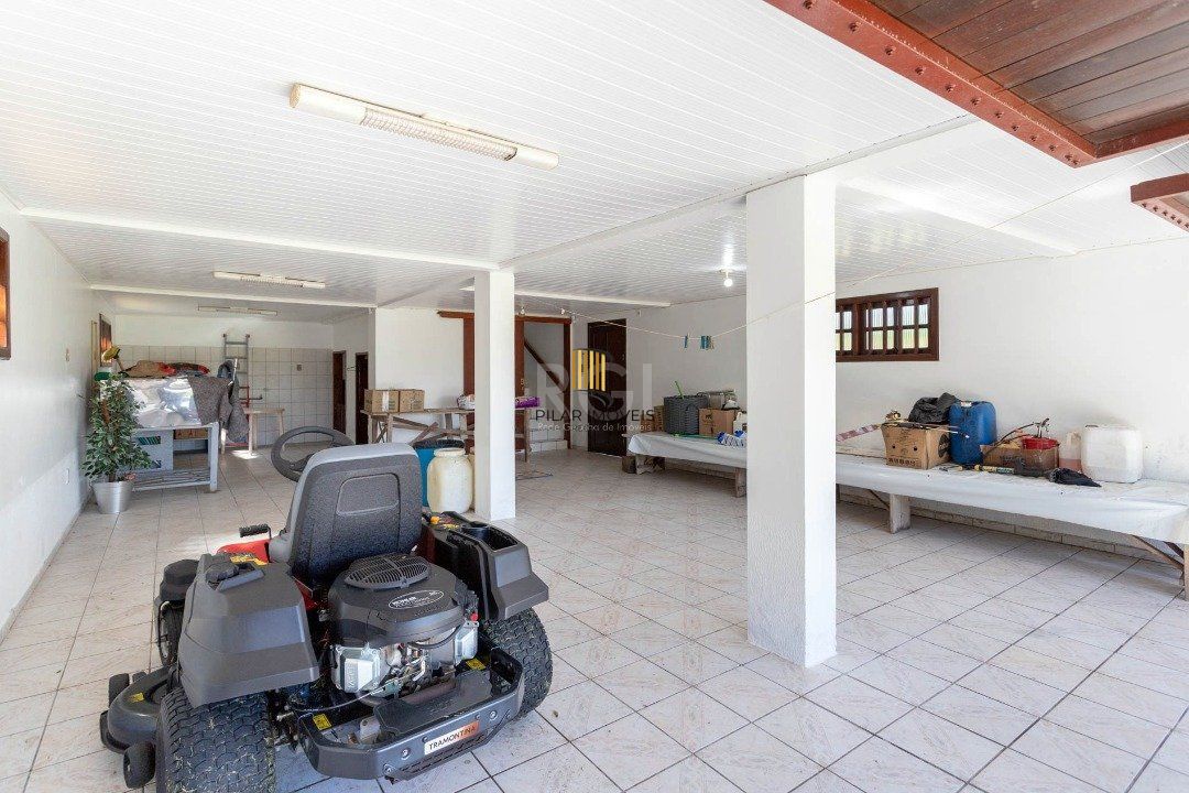 Sítio para Venda - 393m², 3 dormitórios, 6 vagas - Belém Novo