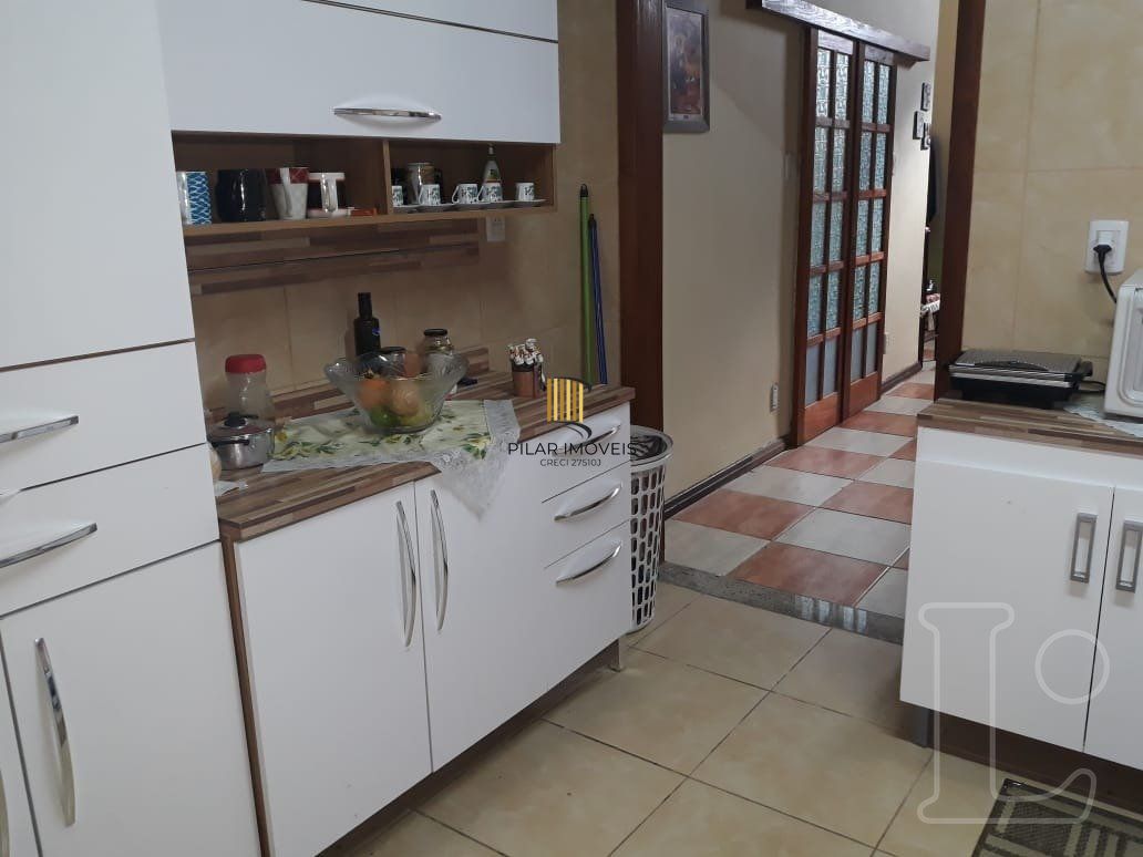 Casa para Venda - 114m², 2 dormitórios, sendo 1 suites, 2 vagas - Zona Nova