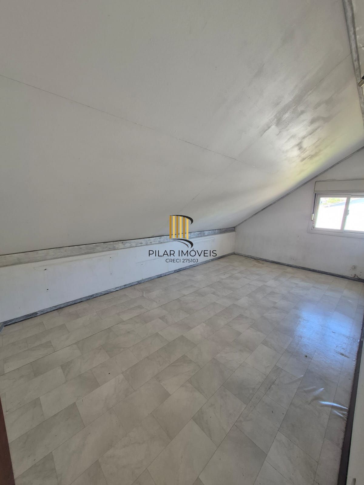 Casa a venda 4 dormitórios 3 banheiros 2 vagas