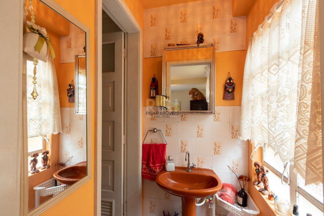 Casa para Venda - 435m², 4 dormitórios, sendo 4 suites, 4 vagas - Cristal
