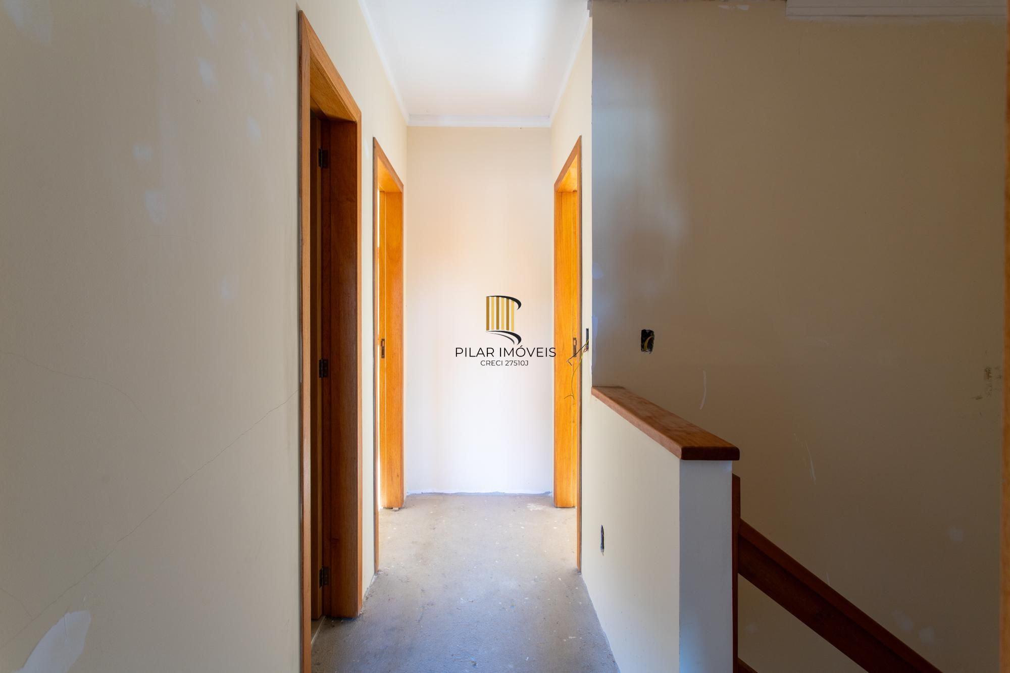 Casa para Venda - 115m², 3 dormitórios, sendo 1 suites, 2 vagas - Urubatã