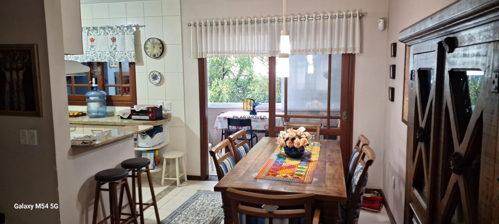 Casa com 3 dormitórios, no bairro Ipanema, zona sul de Porto Alegre, RS.
