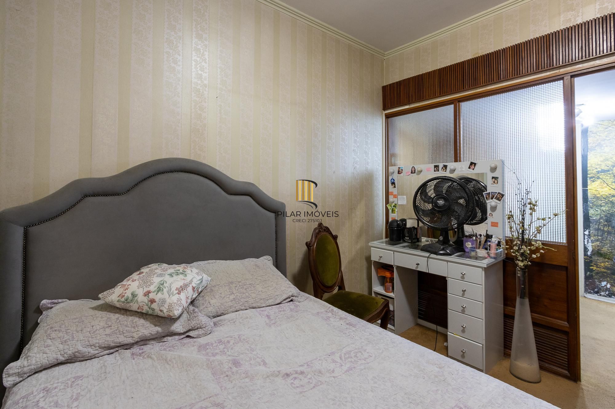 Apartamento frente à fundos, 3 dormitórios, 1 vaga escriturada - Centro Histórico