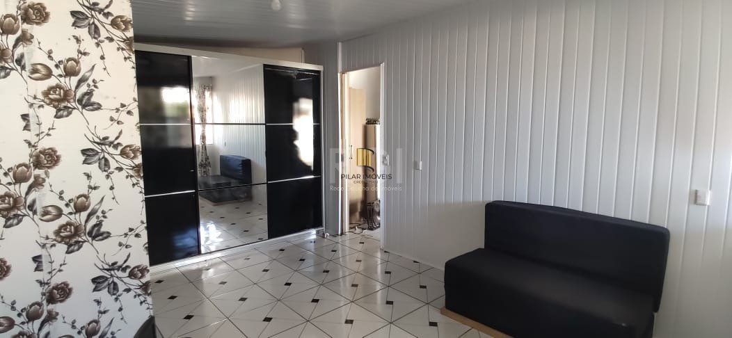 Casa para Venda com 2 dormitórios e 2 vagas no bairro Hípica