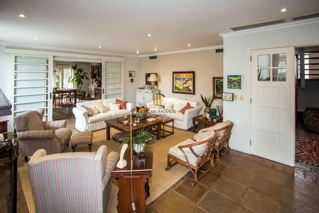 Casa para Venda - 489m², 4 dormitórios, sendo 2 suites, 3 vagas - Cristal