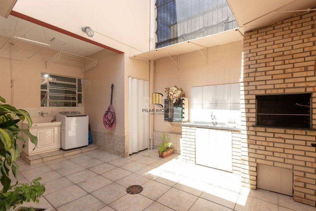 Sobrado para Venda - 150m², 3 dormitórios, sendo 1 suites, 1 vaga - Morro Santana