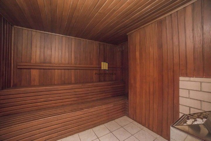 Apartamento 03 dormitórios, 01 suíte, 02 vagas individuais e cobertas, infraestrutura completa, Bairro Cristal