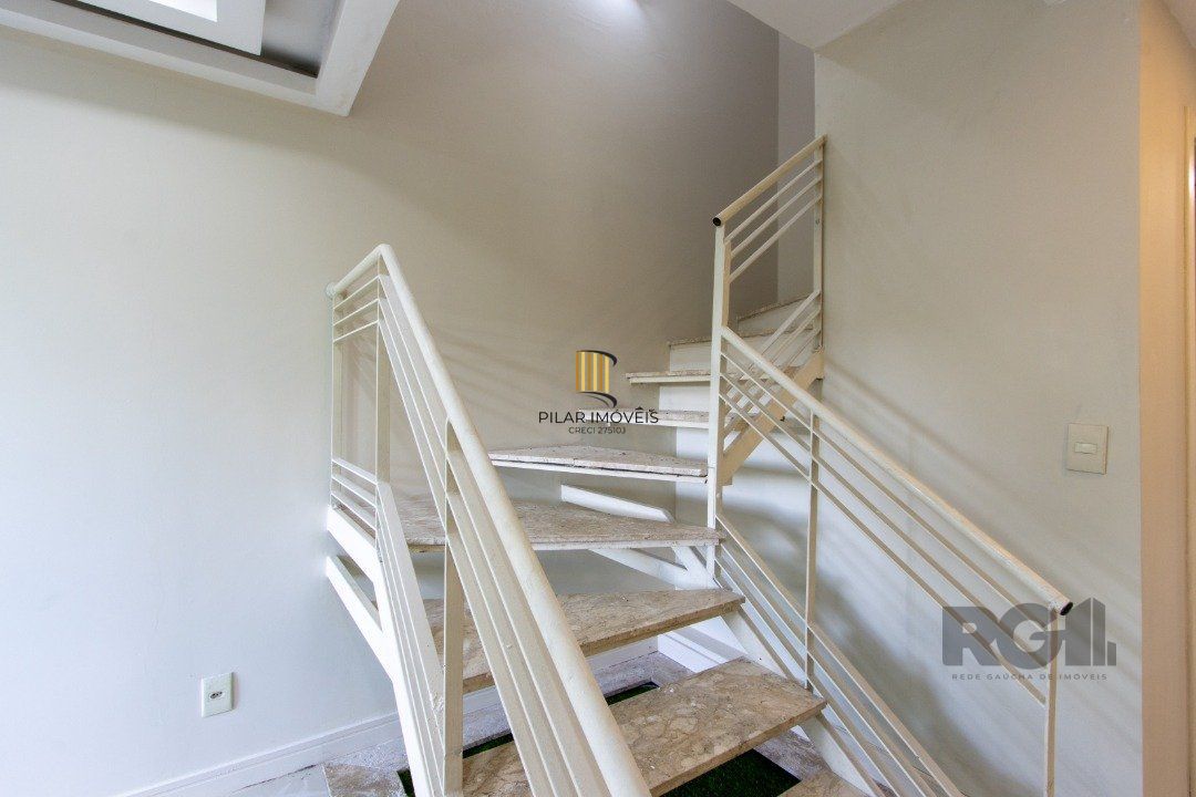 Casa Condominio para Venda - 132.48m², 3 dormitórios, sendo 1 suites, 2 vagas - Nonoai