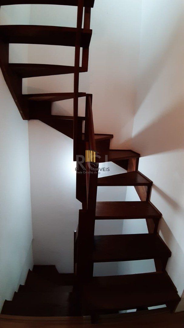 Casa para Venda - 157m², 3 dormitórios, sendo 3 suites, 2 vagas - Guarujá
