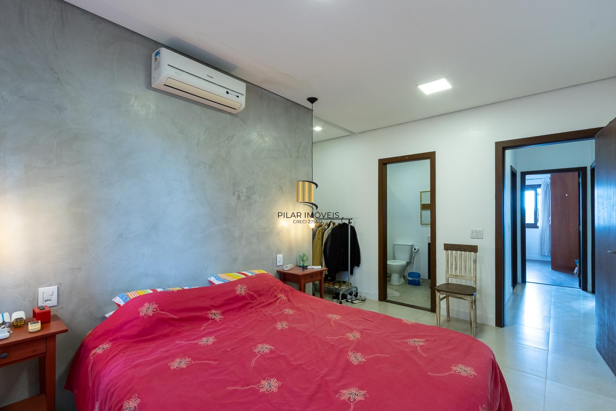 Casa com 6 quartos à venda  bairro Espírito Santo, Porto Alegre.