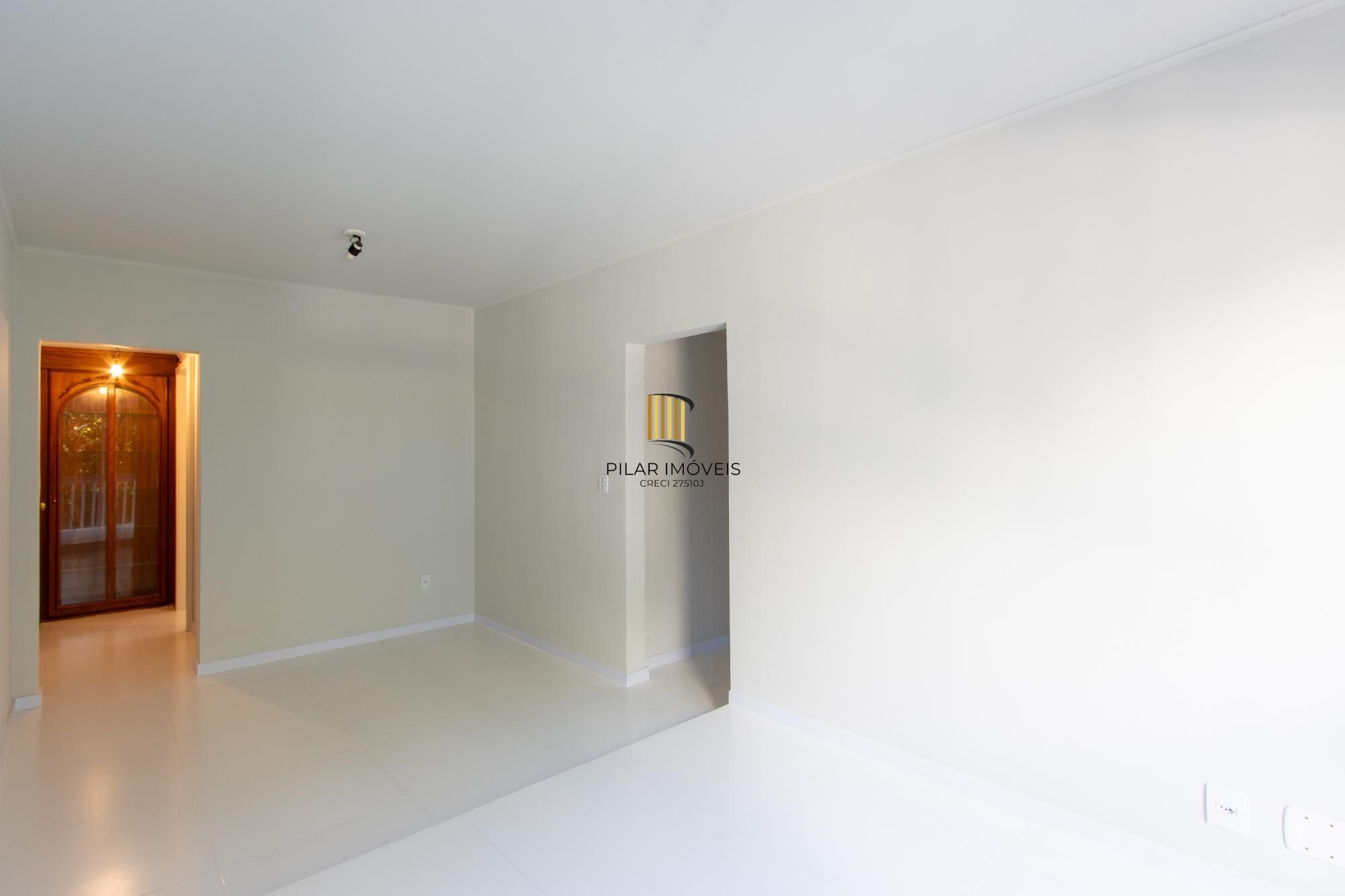 Apartamento 3 quartos, reformado, condomínio com infraestrutura - Bairro Cristal