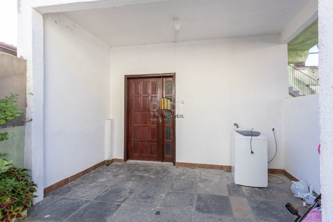 Casa para Venda - 280m², 3 dormitórios, sendo 1 suites, 2 vagas - Nonoai