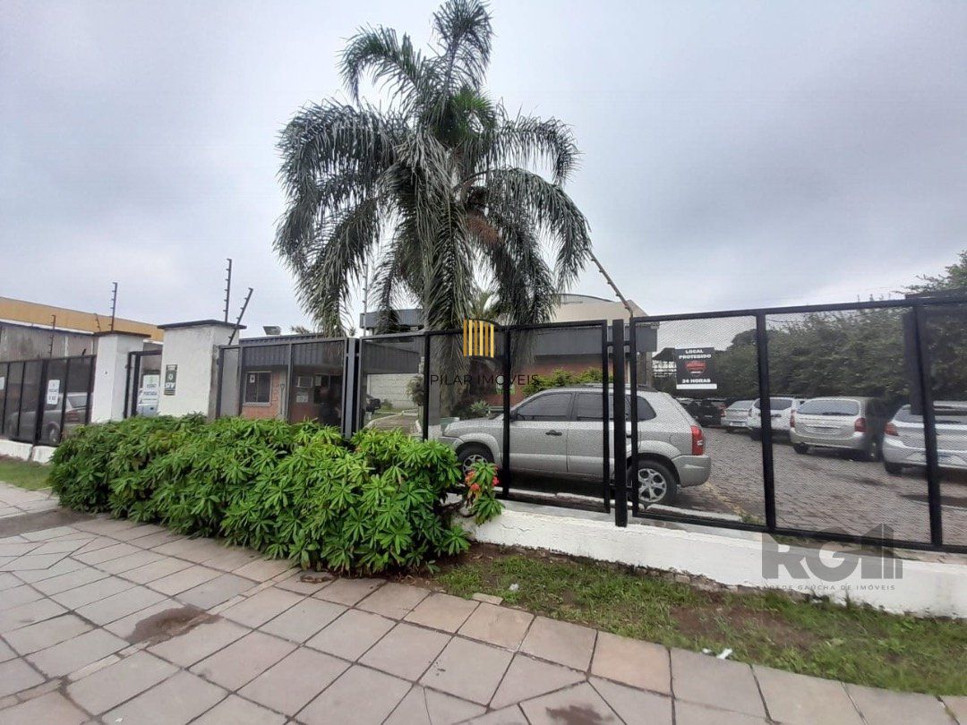 Prédio comercial com área total de 5.000 m² na rua Frederico Mentz, bairro Navegantes.