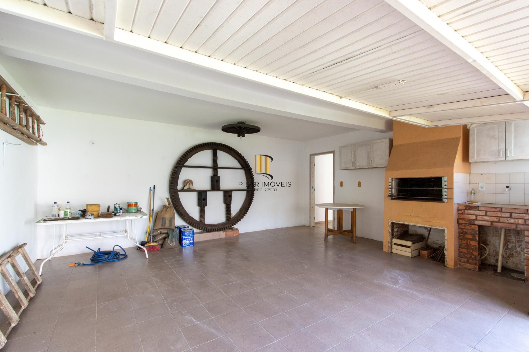 Casa para Venda - 253.35m², 3 dormitórios, sendo 1 suites, 4 vagas - Serraria