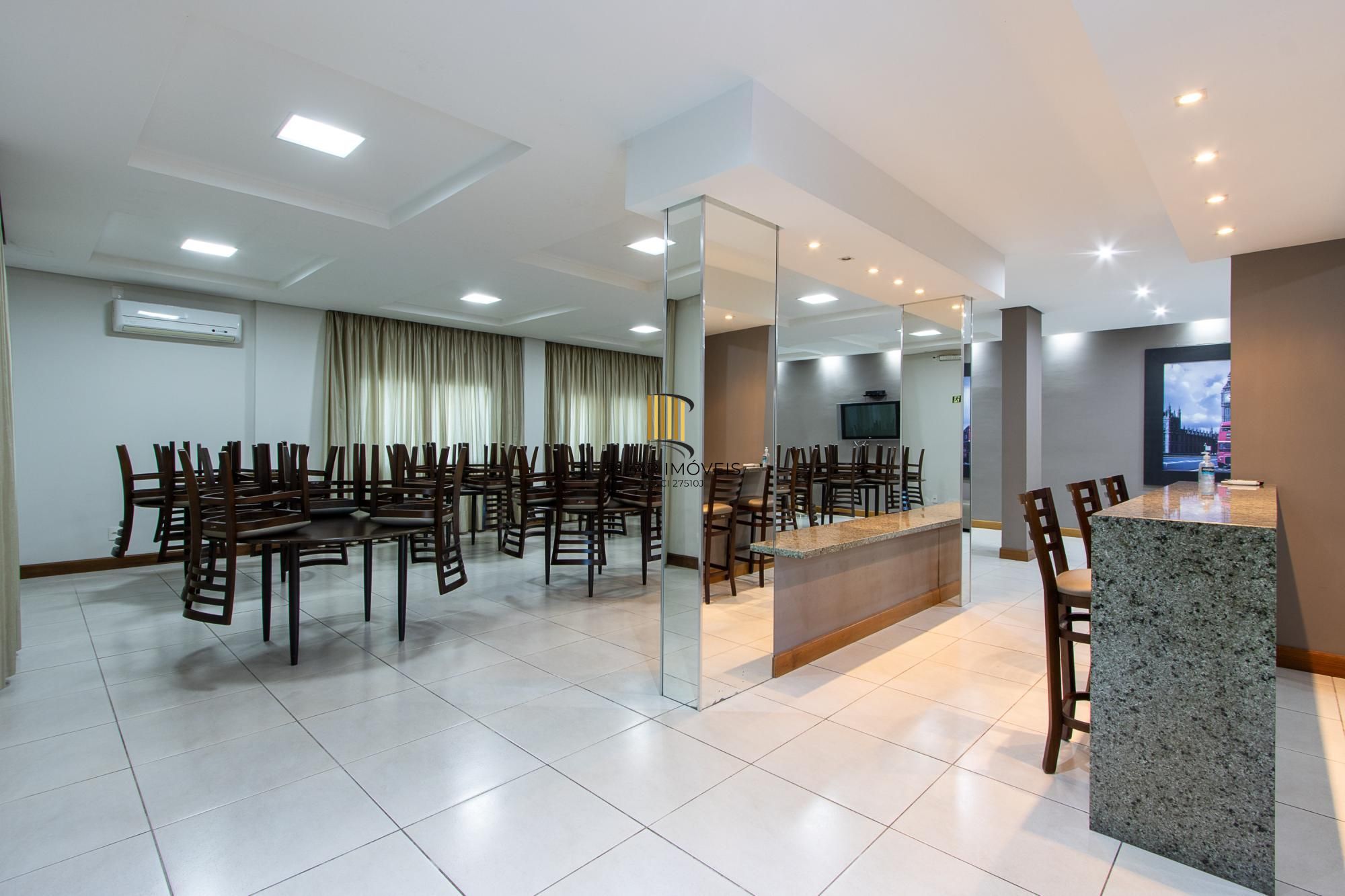 Excelente apartamento de 3 dormitórios, 1 suíte e 2 vagas no bairro Tristeza.