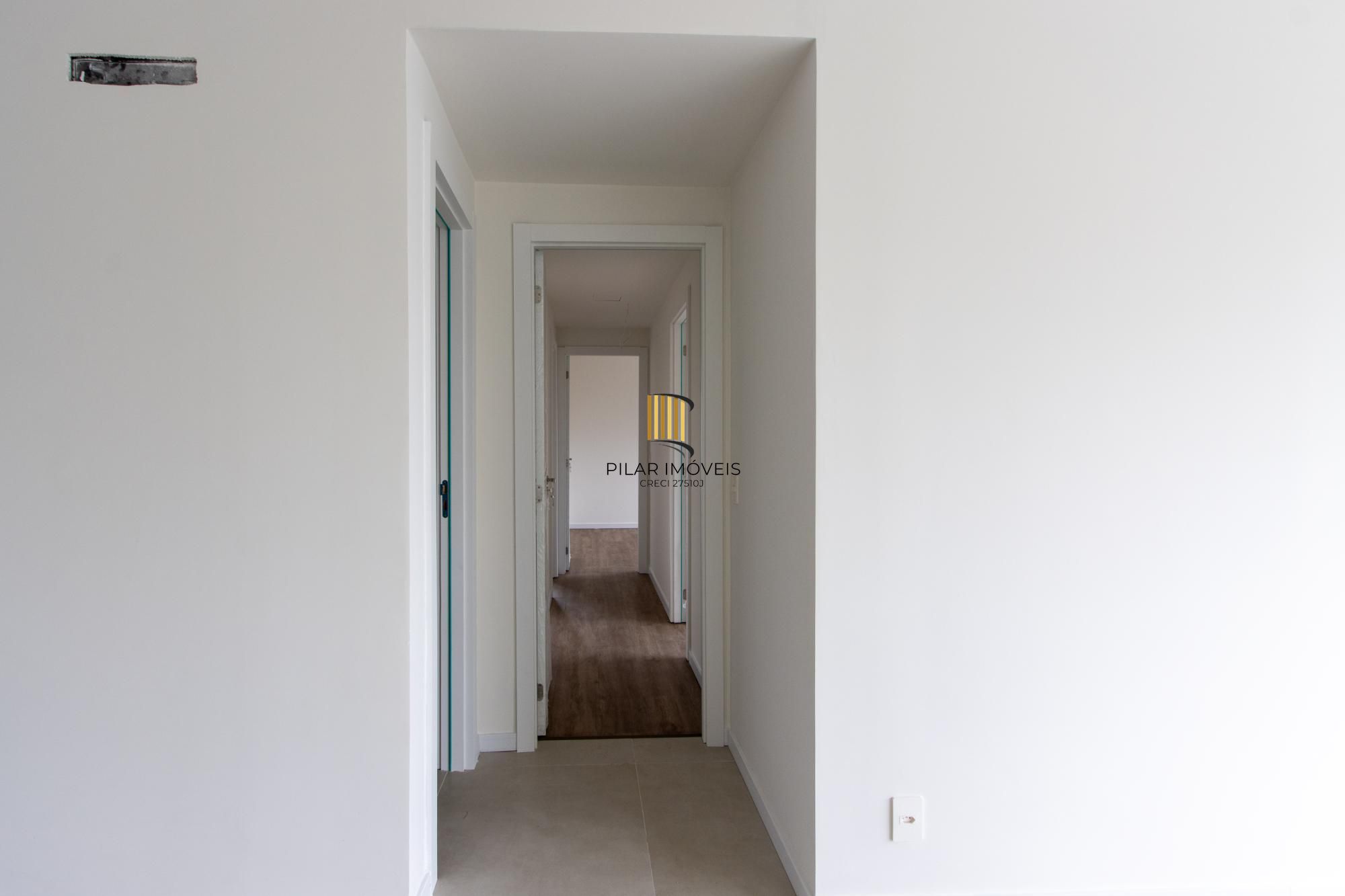 Infra Completa 3 Dormitórios sendo 1 suíte 1 Banheiro social acesso para os dois quartos. churrasqueira e lareira.