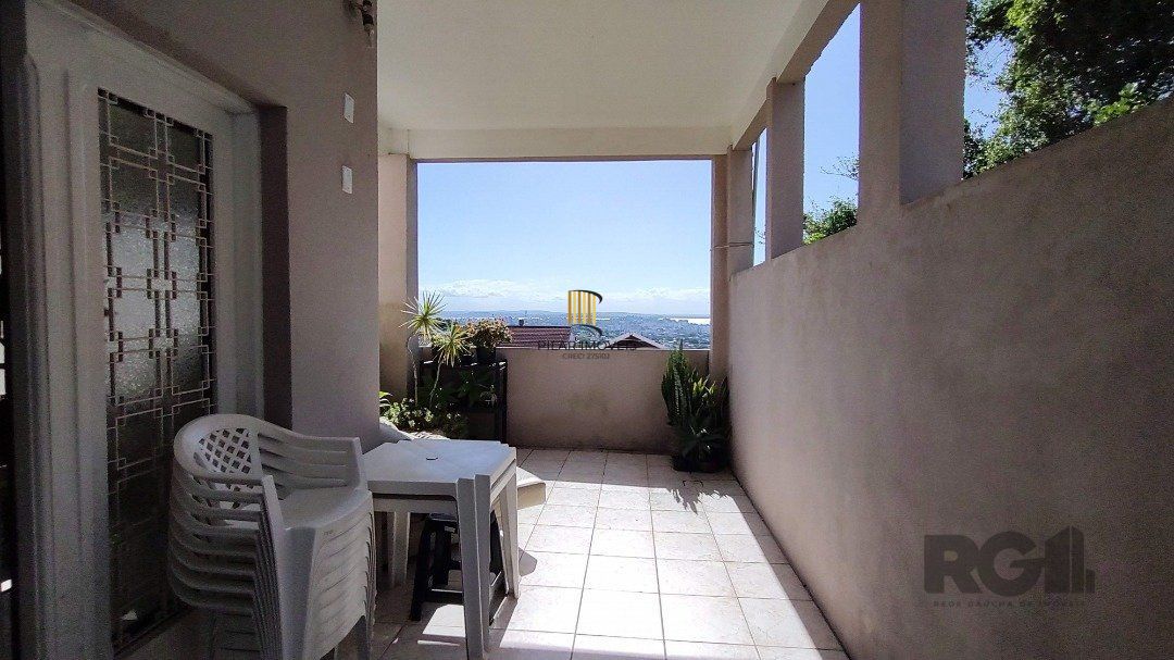 Sobrado, 5 quartos, 2 suites, pátio, 3 vagas - Bairro Vila Nova