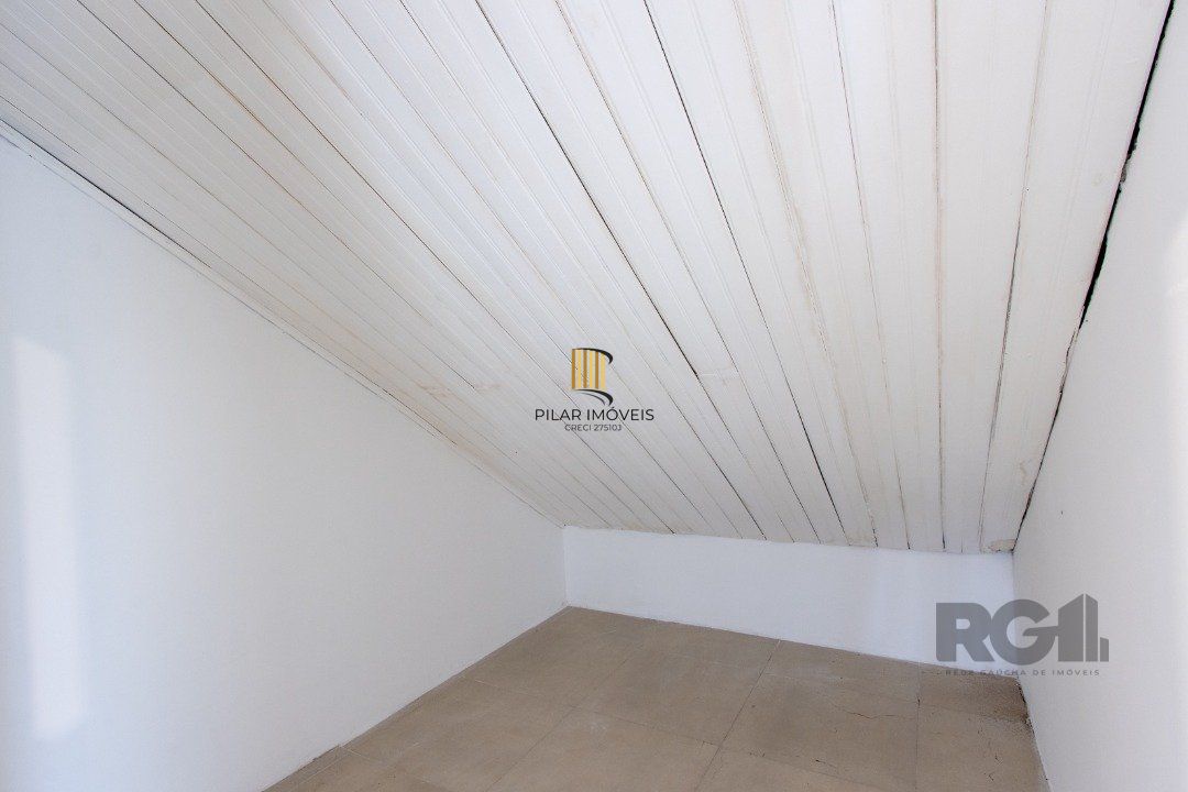 Casa para Venda - 337m², 3 dormitórios, sendo 1 suites, 3 vagas - Cristal