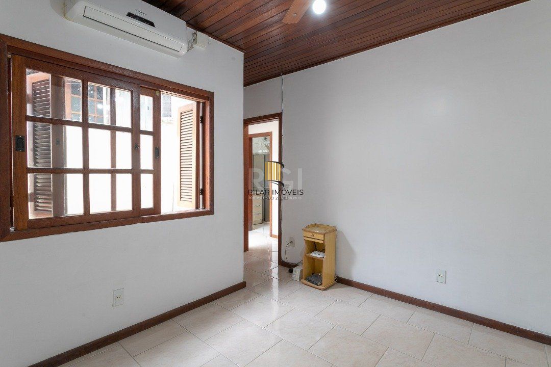Casa para Venda - 0.01m², 5 dormitórios, 10 vagas - Petrópolis