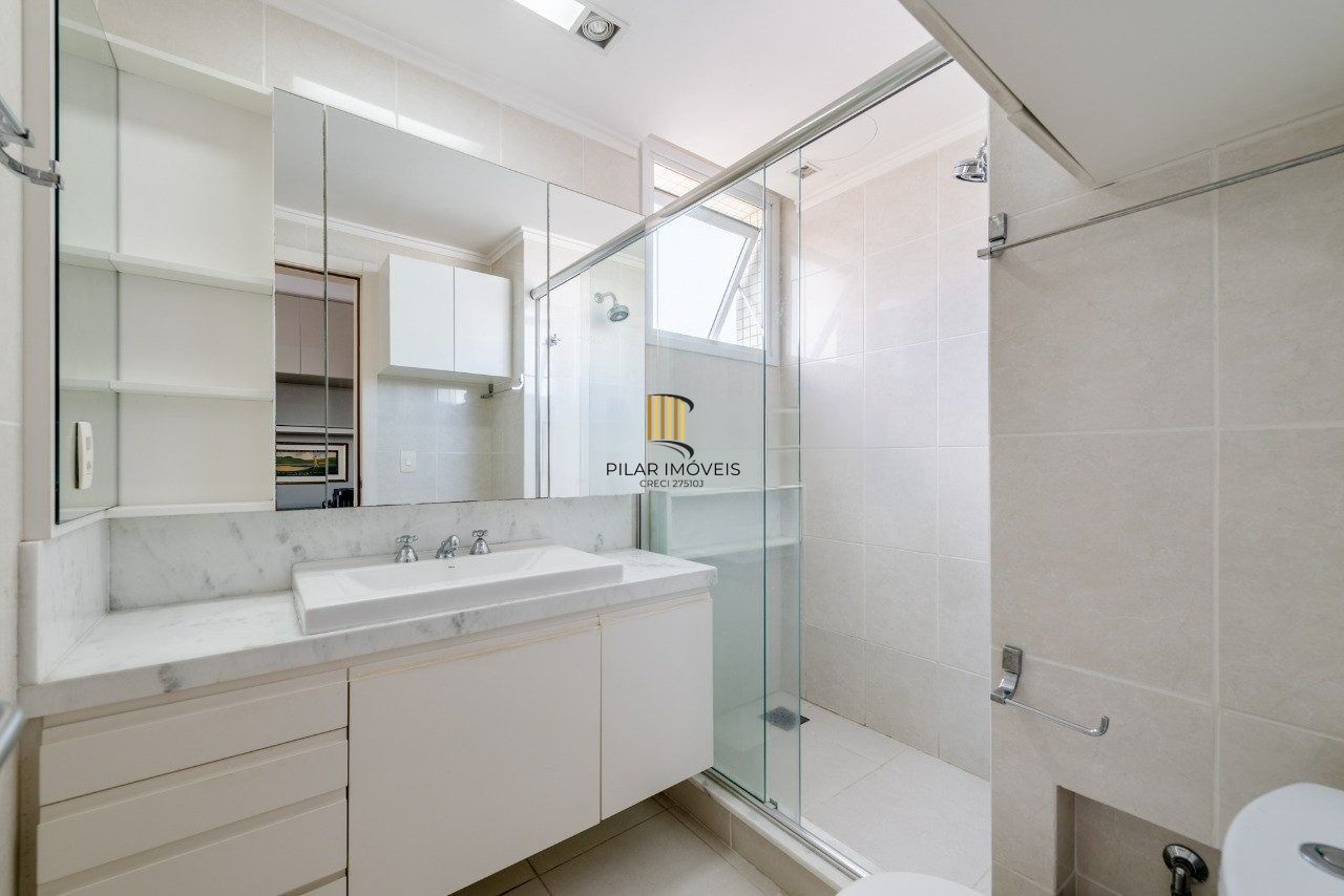 Apartamento 3 dormitórios, sendo 1 suíte e 2 vagas no Petropolis