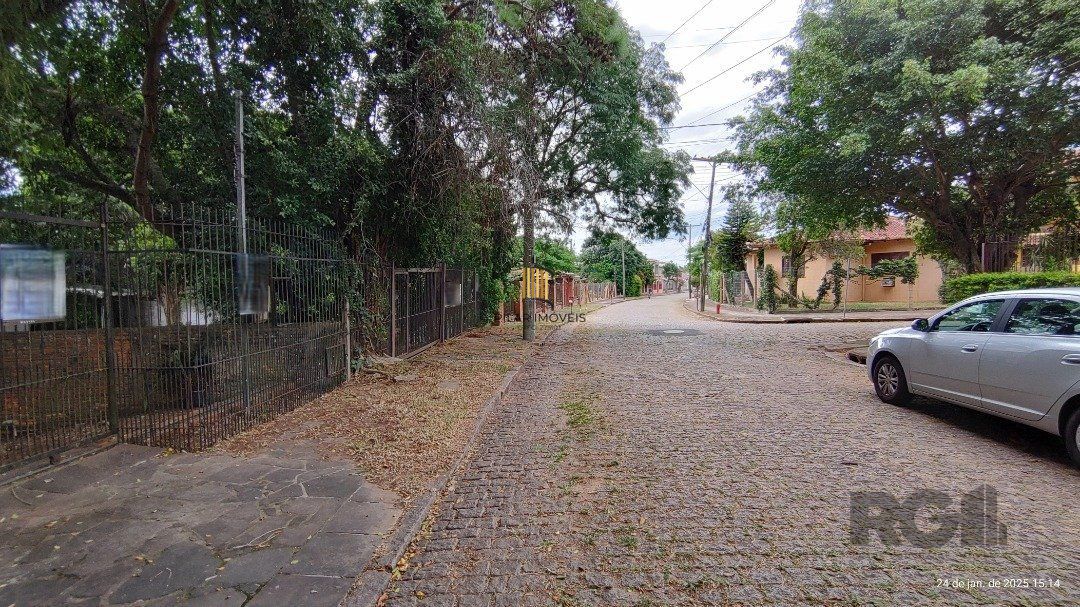 Terreno plano com 24,90m de frente, localizado no bairro Serraria.